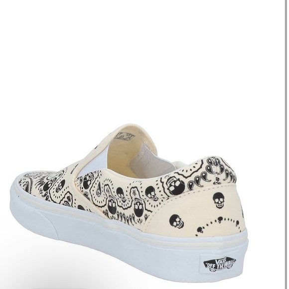 NWT Vans Classic Slip On shoes in black / cream bandana skull skate sneaker - Picture 13 of 13